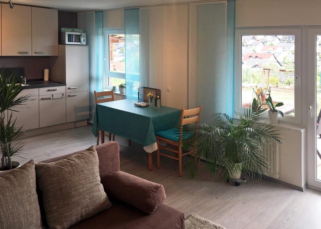 Ferienwohnung Im Paradies Momlingen Exterior foto